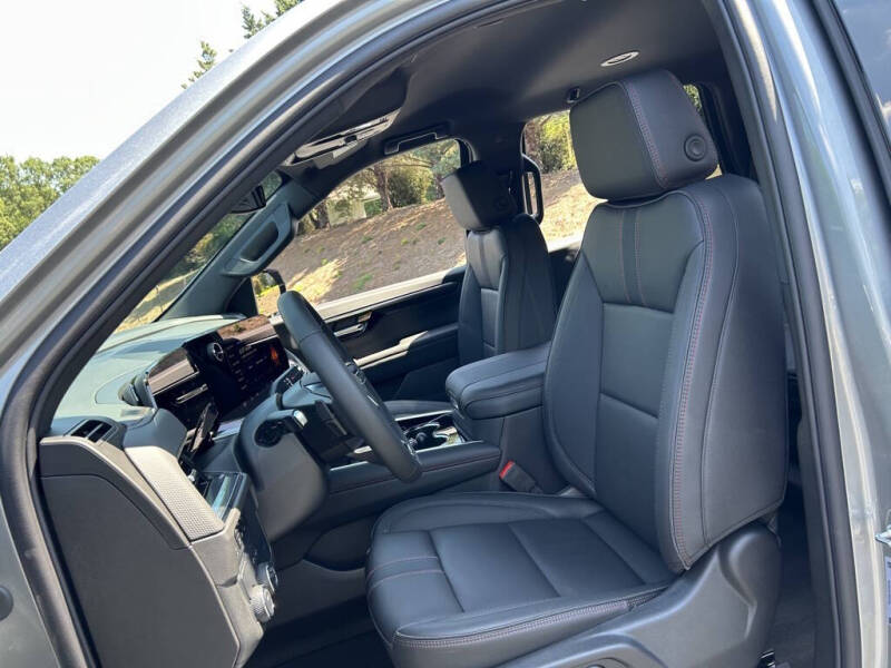 2025 Chevrolet Tahoe RST