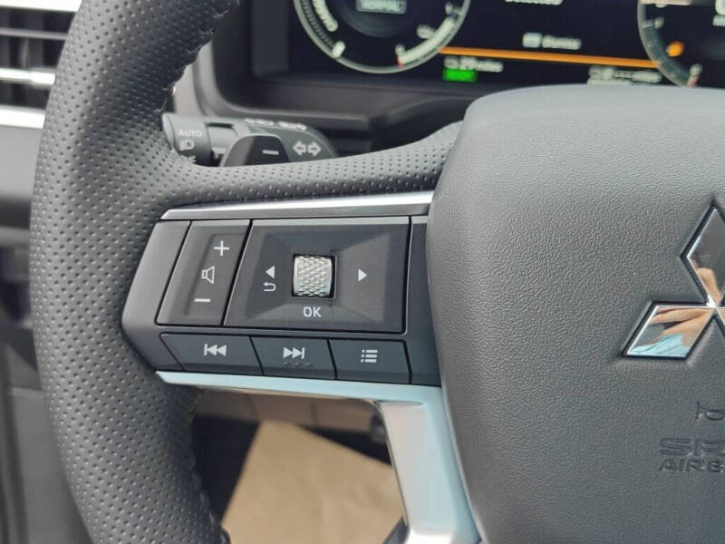 2025 Mitsubishi Outlander PHEV SE