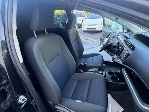 2016 Toyota Prius c Two