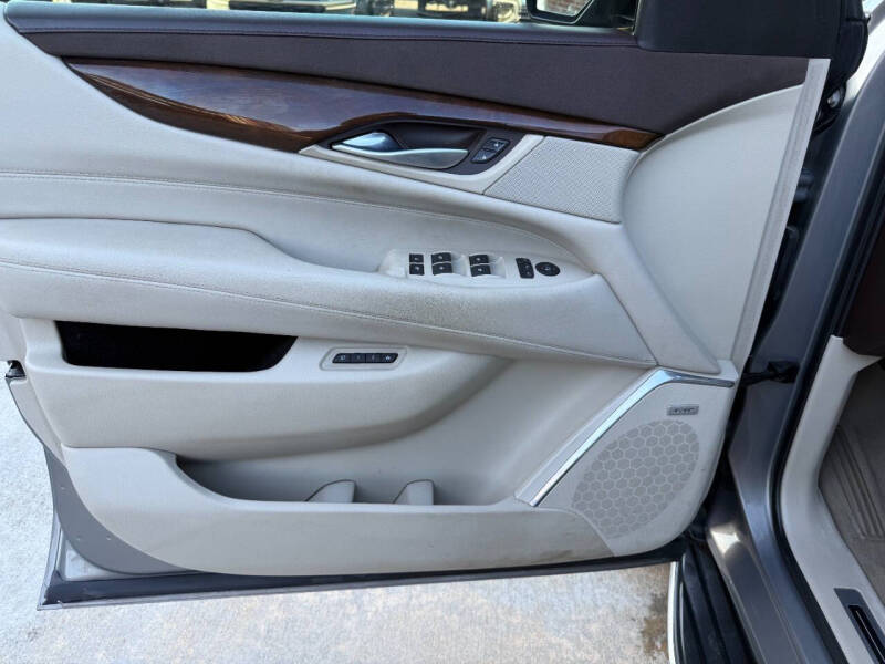 2017 Cadillac Escalade Luxury