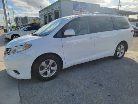 2013 Toyota Sienna for sale at INTERNATIONAL AUTO BROKERS INC in Hollywood FL