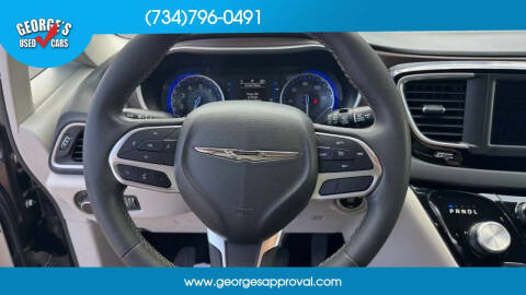 2023 Chrysler Voyager LX