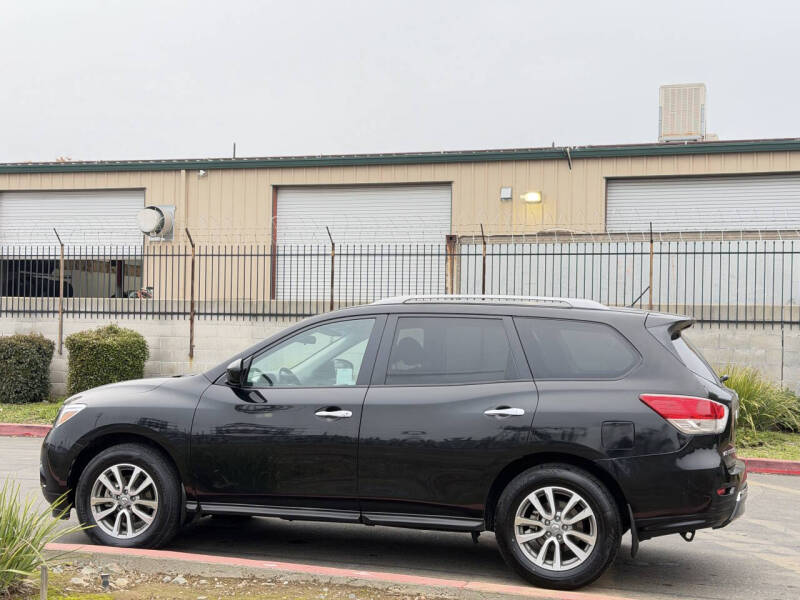 2016 Nissan Pathfinder SV