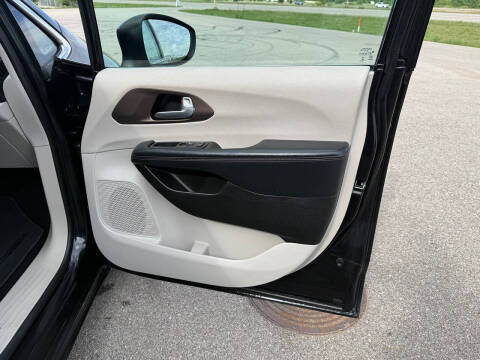 2017 Chrysler Pacifica Touring