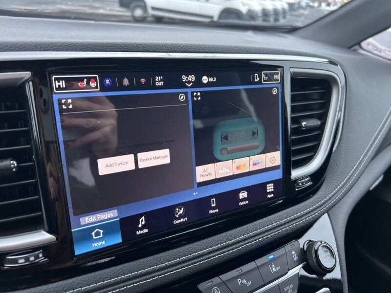 2026 Chrysler Pacifica Select