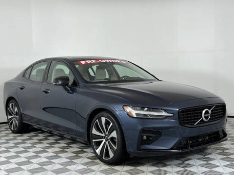 2022 Volvo S60 B5 Momentum