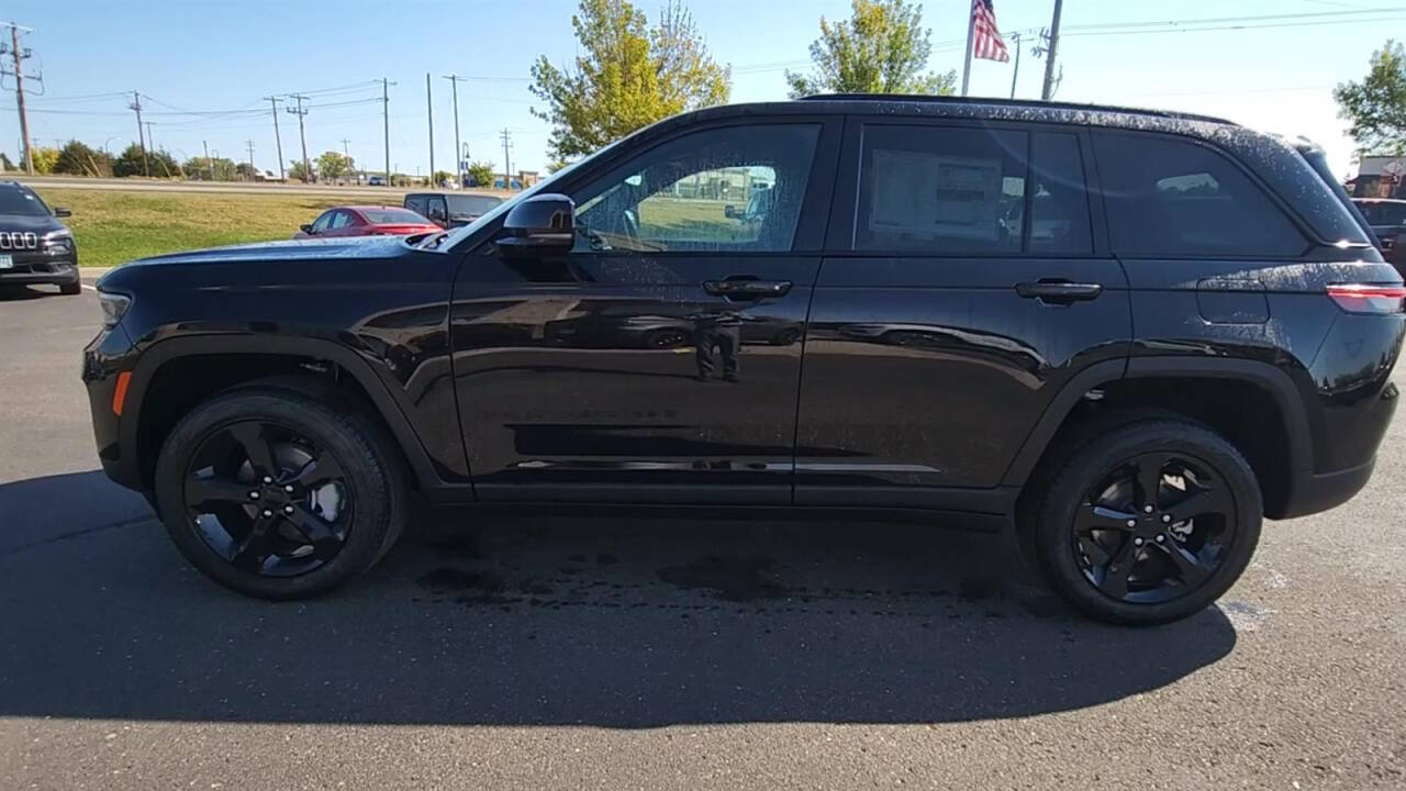 2025 Jeep Grand Cherokee for sale at Victoria Auto Sales in Victoria, MN