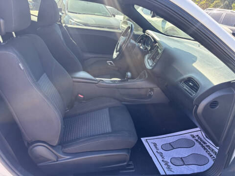 2022 Dodge Challenger SXT