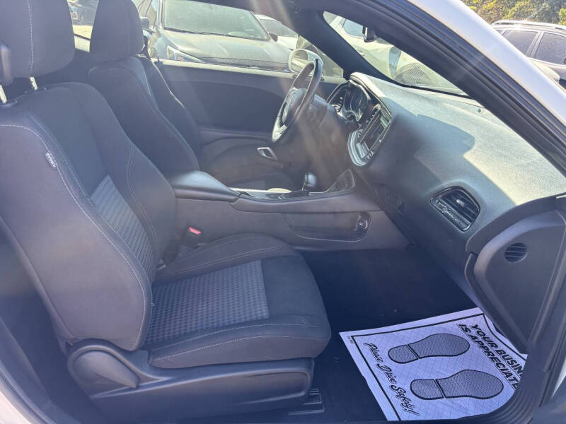 2022 Dodge Challenger SXT