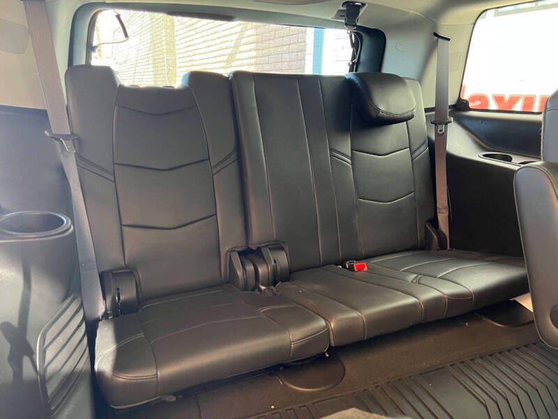 2017 Cadillac Escalade Luxury