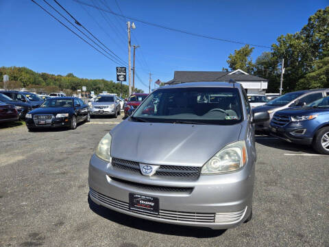 2004 Toyota Sienna LE 8 Passenger