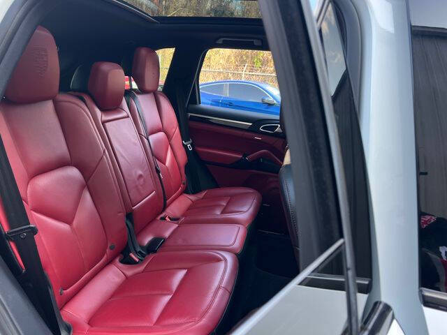 2018 Porsche Cayenne Platinum Edition