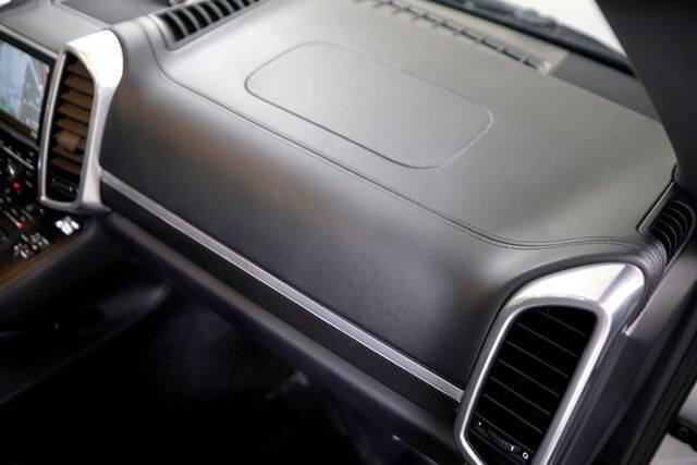 2014 Porsche Cayenne GTS