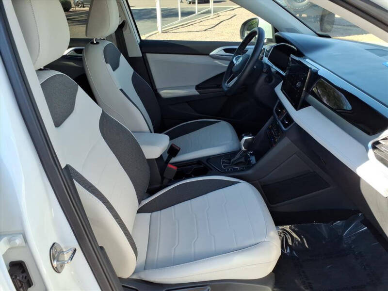 2025 Volkswagen Taos SE