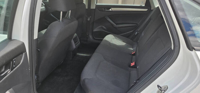 2014 Volkswagen Passat 2.5L Wolfsburg Edition PZEV