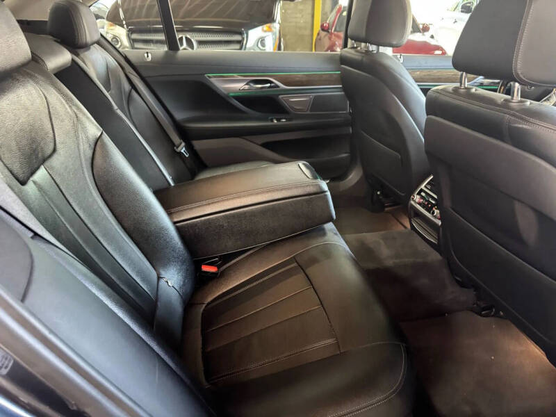 2018 BMW 7 Series 740i