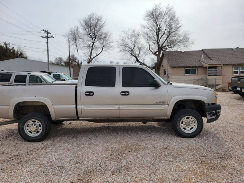 2004 Chevrolet Silverado 2500HD for sale at TNT Auto in Coldwater KS