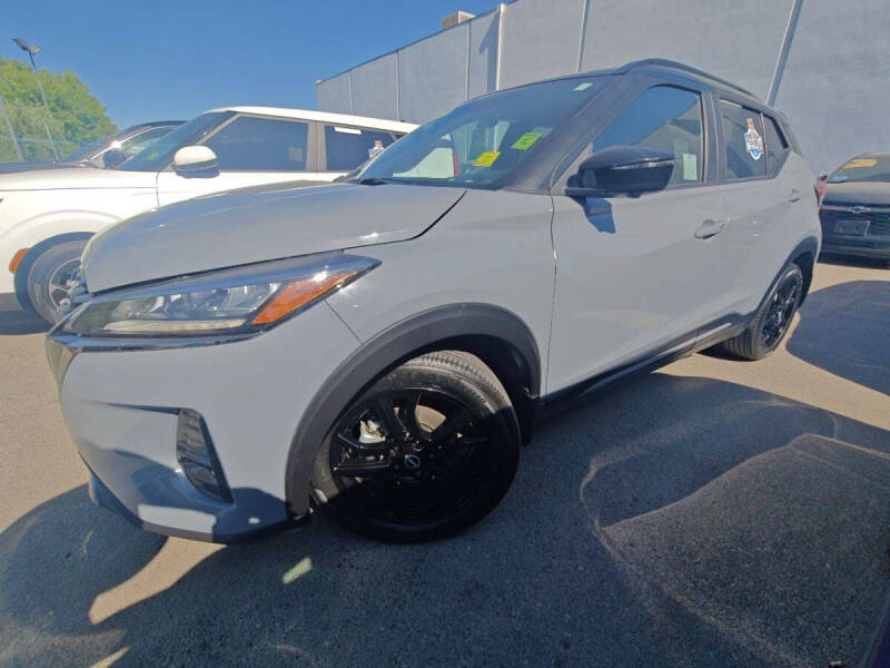 2024 Nissan Kicks SR