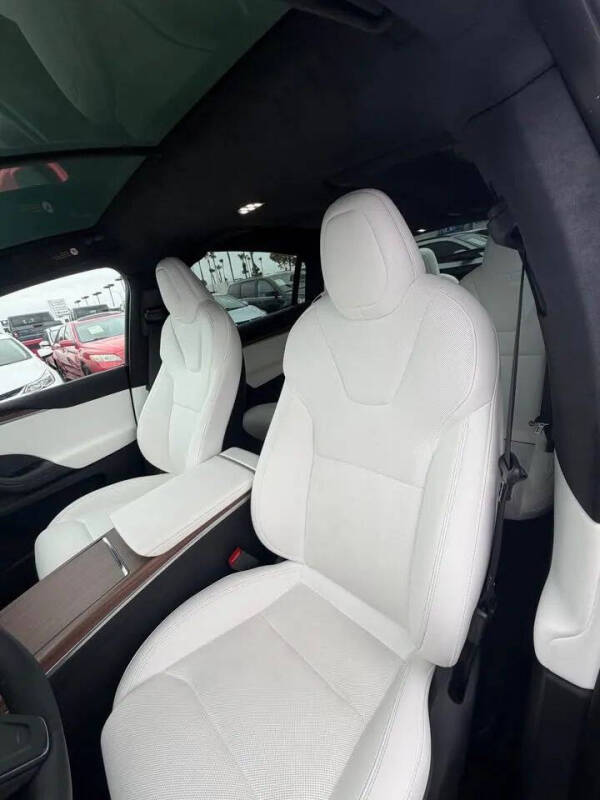 2025 Tesla Model X