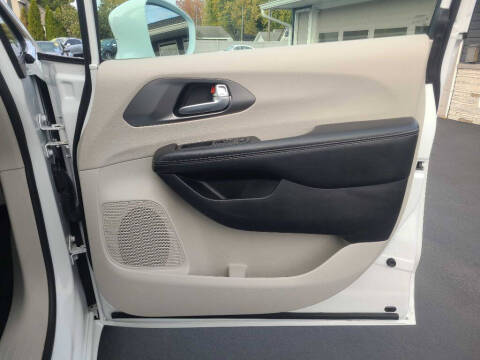 2021 Chrysler Pacifica Touring L