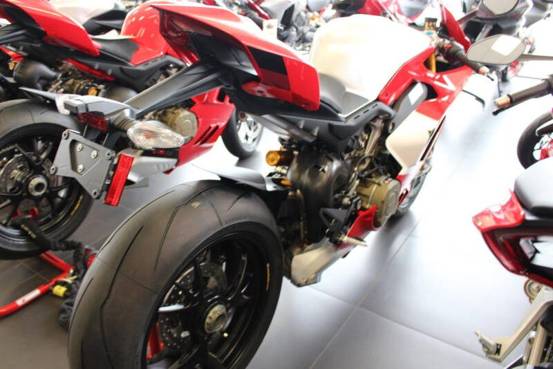 2024 Ducati Panigale V4 R