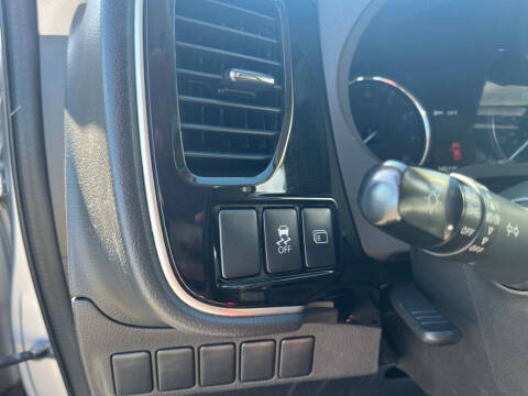 2016 Mitsubishi Outlander SE