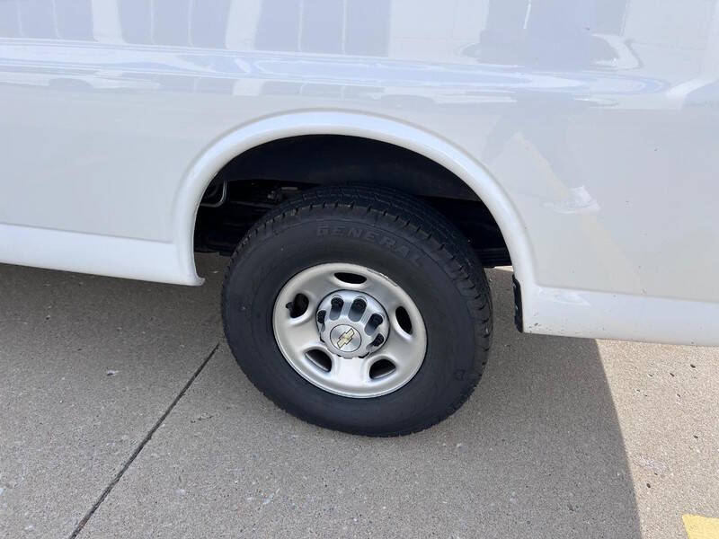 2022 Chevrolet Express LS 3500