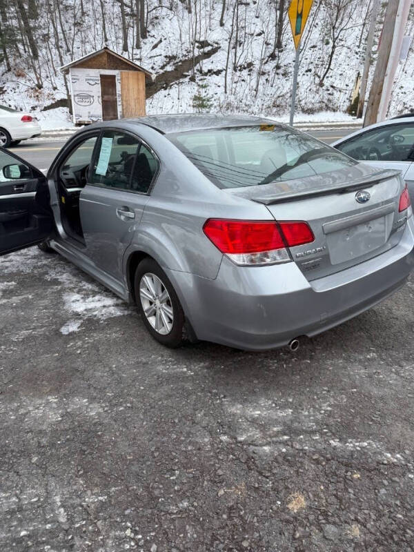 2011 Subaru Legacy 2.5i Premium