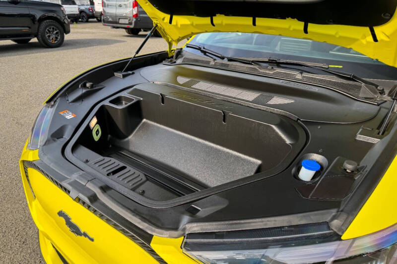 2025 Ford Mustang Mach-E Select