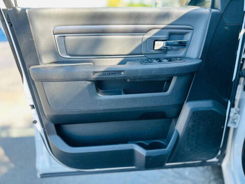 2023 RAM 1500 Classic SLT