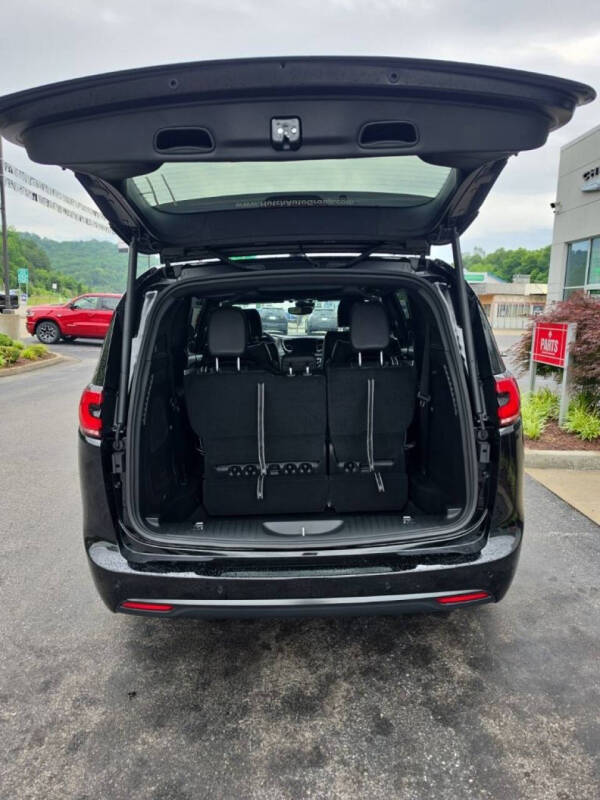 2027 Chrysler Pacifica Limited