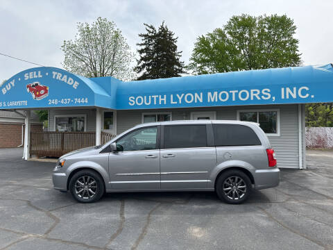2016 Chrysler Town and Country for sale at South Lyon Motors INC in South Lyon MI