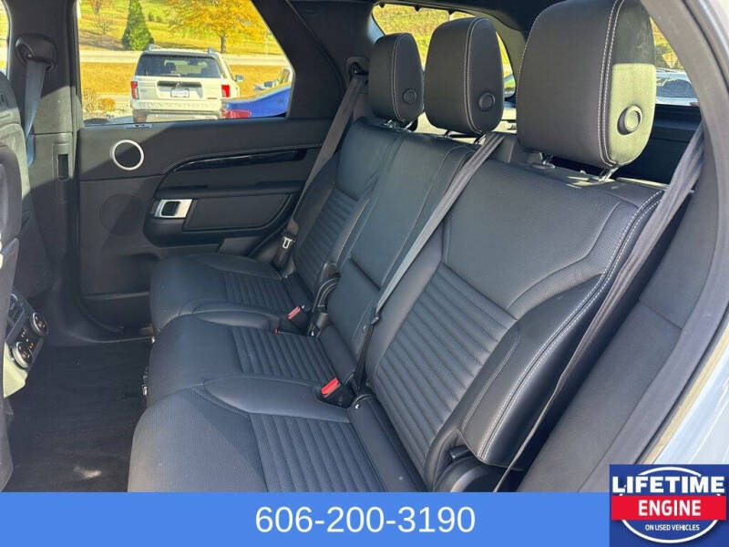 2023 Land Rover Discovery P300 S R-Dynamic