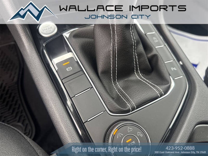 2026 Volkswagen Taos SE Black 4Motion