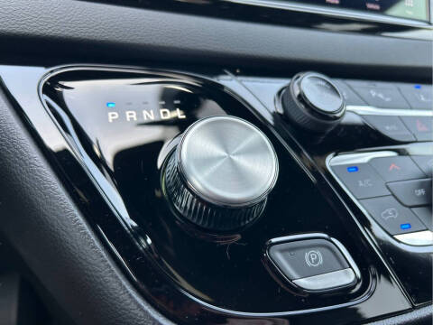 2027 Chrysler Pacifica LX