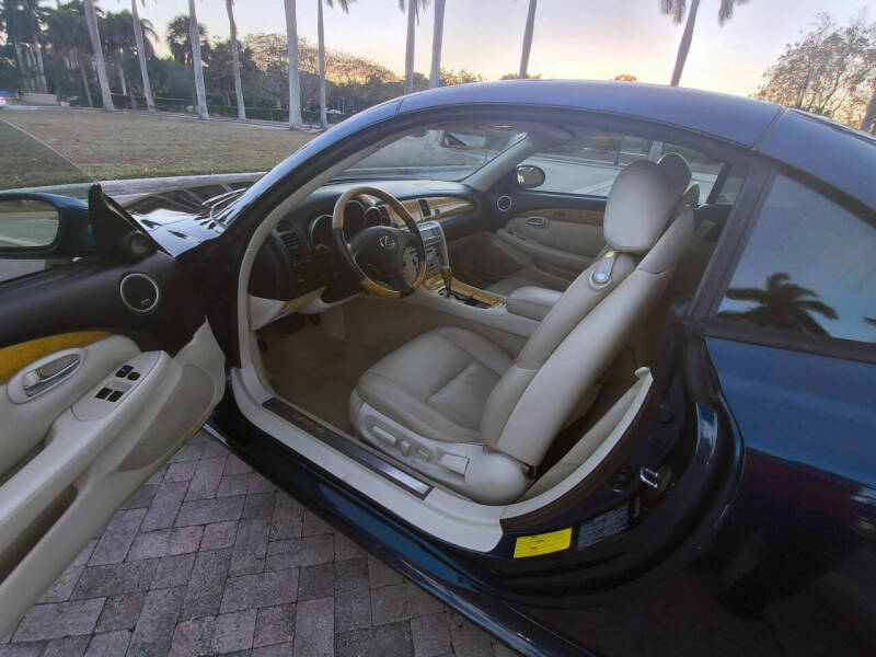 2004 Lexus SC 430