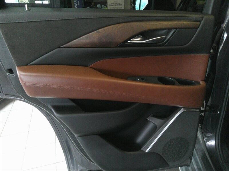 2018 Cadillac Escalade Luxury