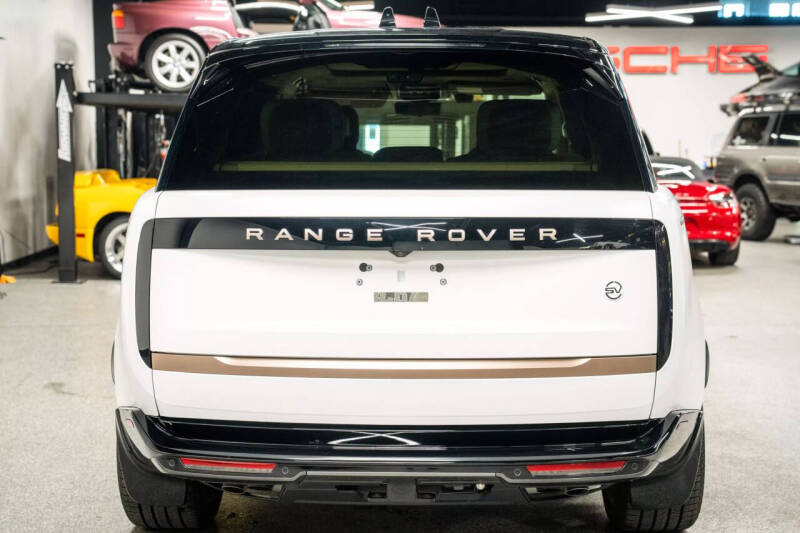 2024 Land Rover Range Rover P615 SV LWB