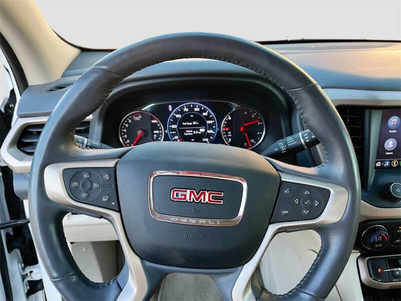 2022 GMC Acadia Denali