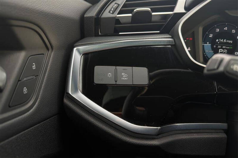 2024 Audi Q3 quattro S line Premium 45 TFSI