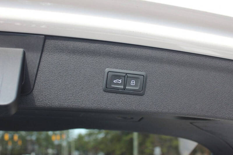 2016 Audi Q3 2.0T Premium Plus