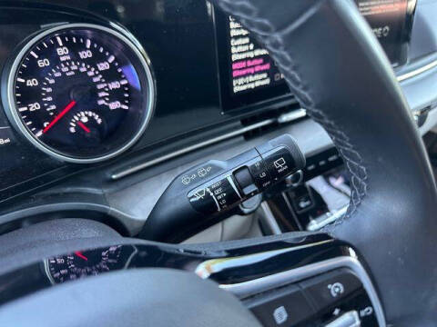2024 Kia Carnival EX