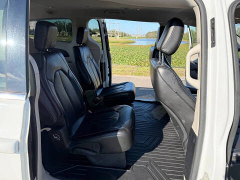 2020 Chrysler Voyager LXi