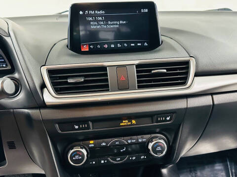 2018 Mazda MAZDA3 Touring