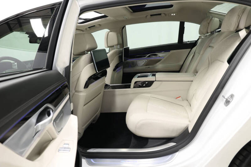 2021 BMW 7 Series ALPINA B7 xDrive