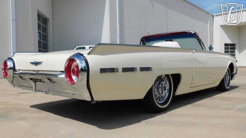 1962 Ford Thunderbird