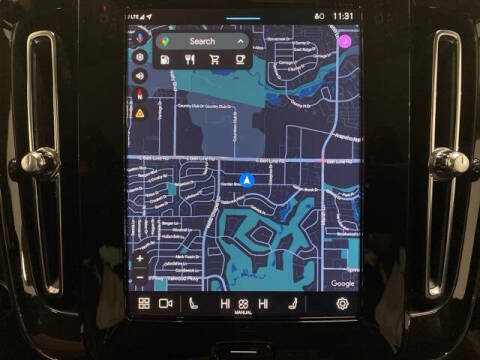 2025 Volvo XC40 B5 Plus Dark Theme