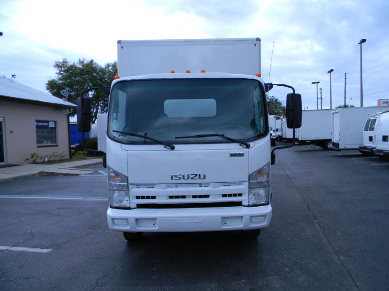 2015 Isuzu NPR XD null photo 3