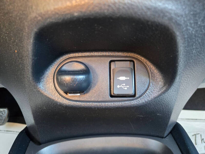 2016 Toyota Yaris 5-Door SE