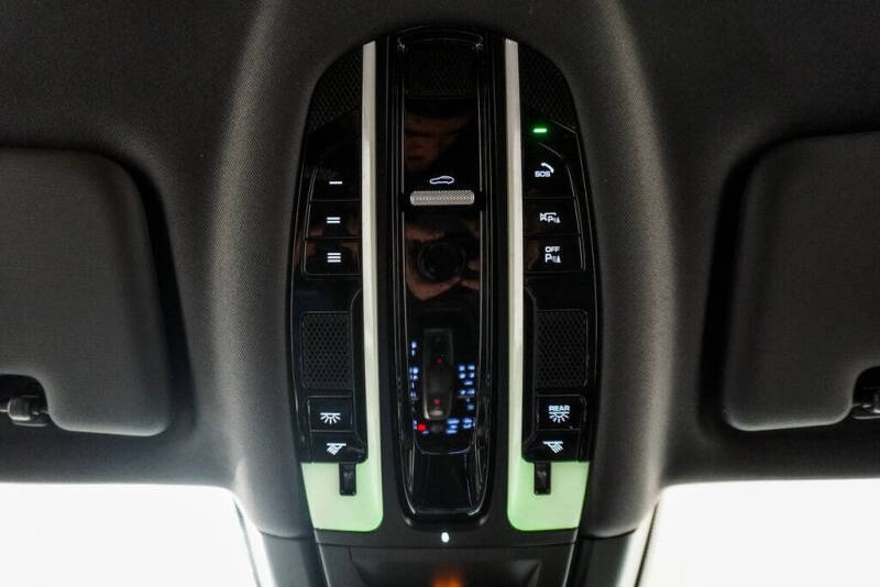 2023 Porsche Cayenne Coupe Platinum Edition